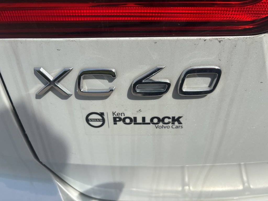 Certified 2024 Volvo XC60 T8 Ultimate w/ Protection Package Premier image 10