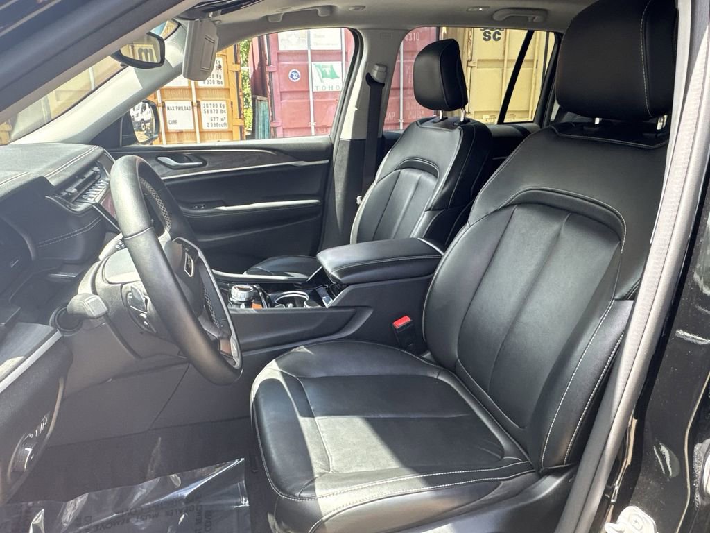 Used 2022 Jeep Grand Cherokee Limited image 11