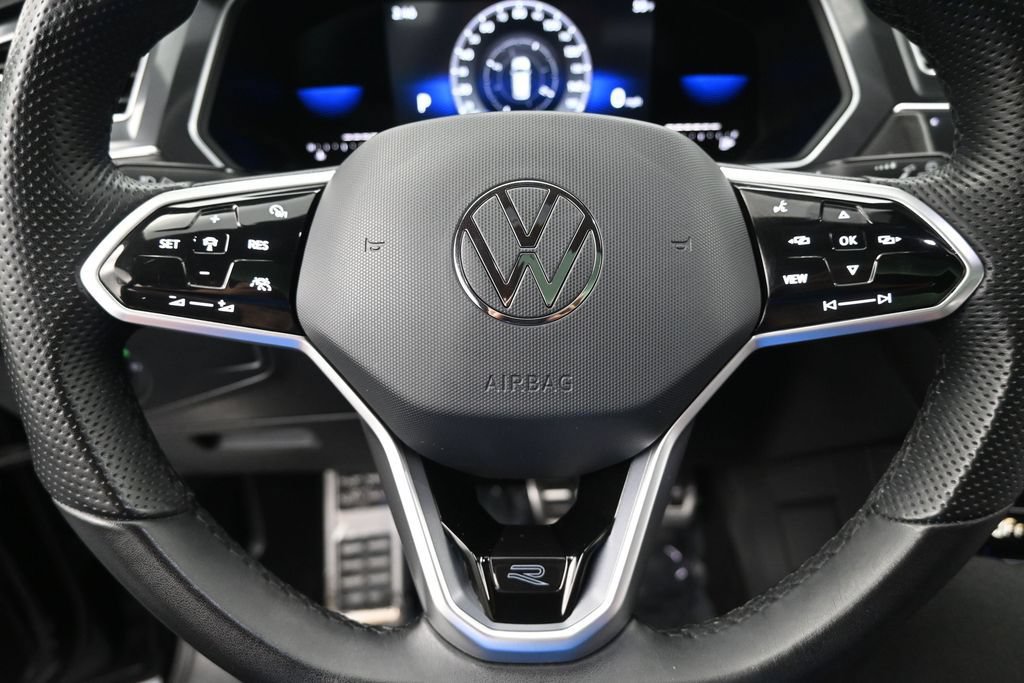 Used 2022 Volkswagen Tiguan SE R-Line FWD image 18
