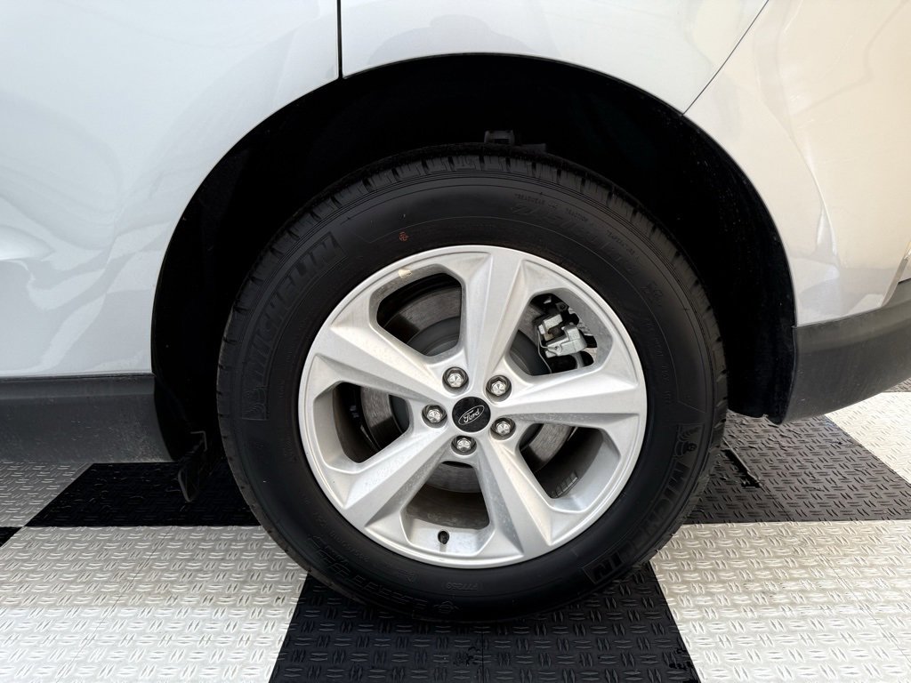 New 2024 Ford Edge SE image 11