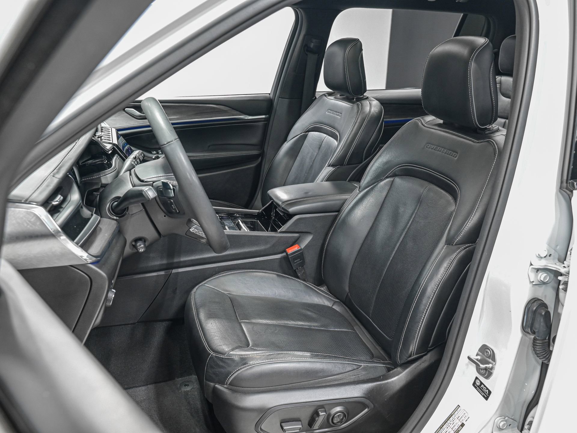 Used 2023 Jeep Grand Cherokee L Overland image 16