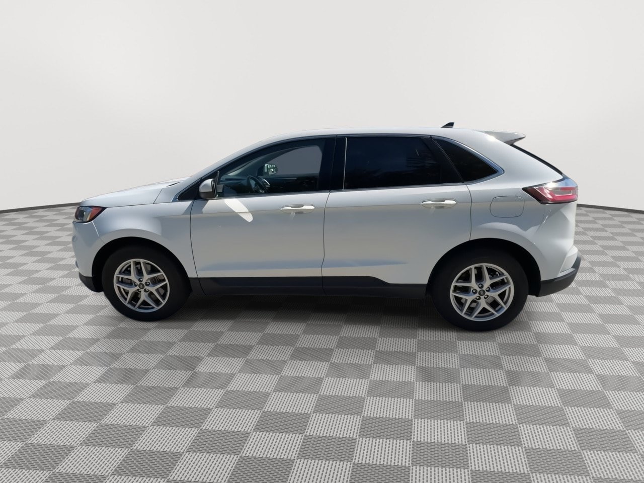 Used 2024 Ford Edge SEL AWD/4WD image 5