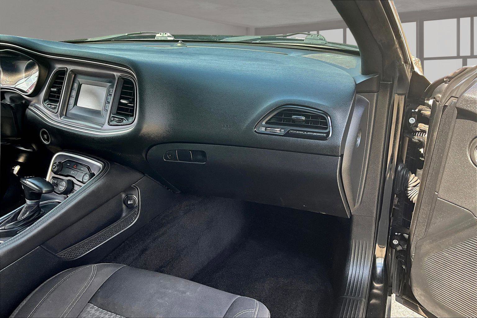 Used 2016 Dodge Challenger SXT image 18