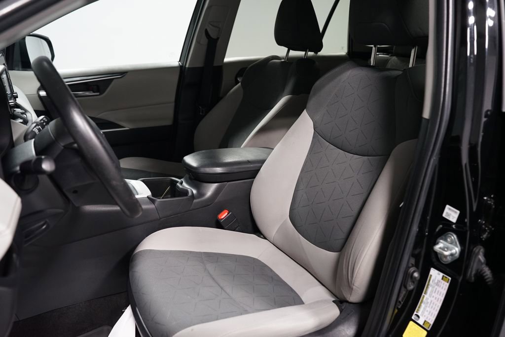 Certified 2022 Toyota RAV4 XLE image 26