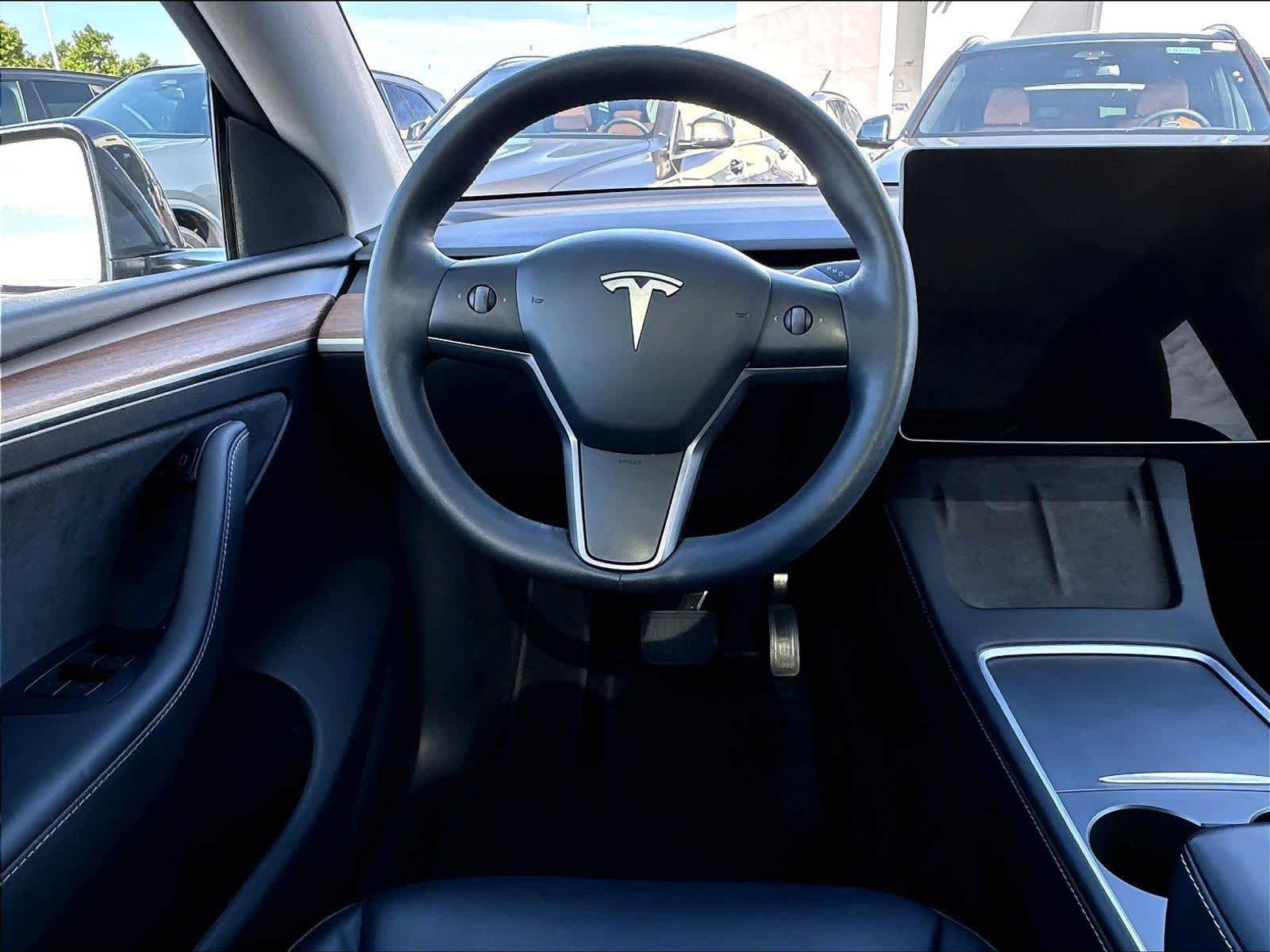 Used 2024 Tesla Model Y Long Range AWD/4WD image 11