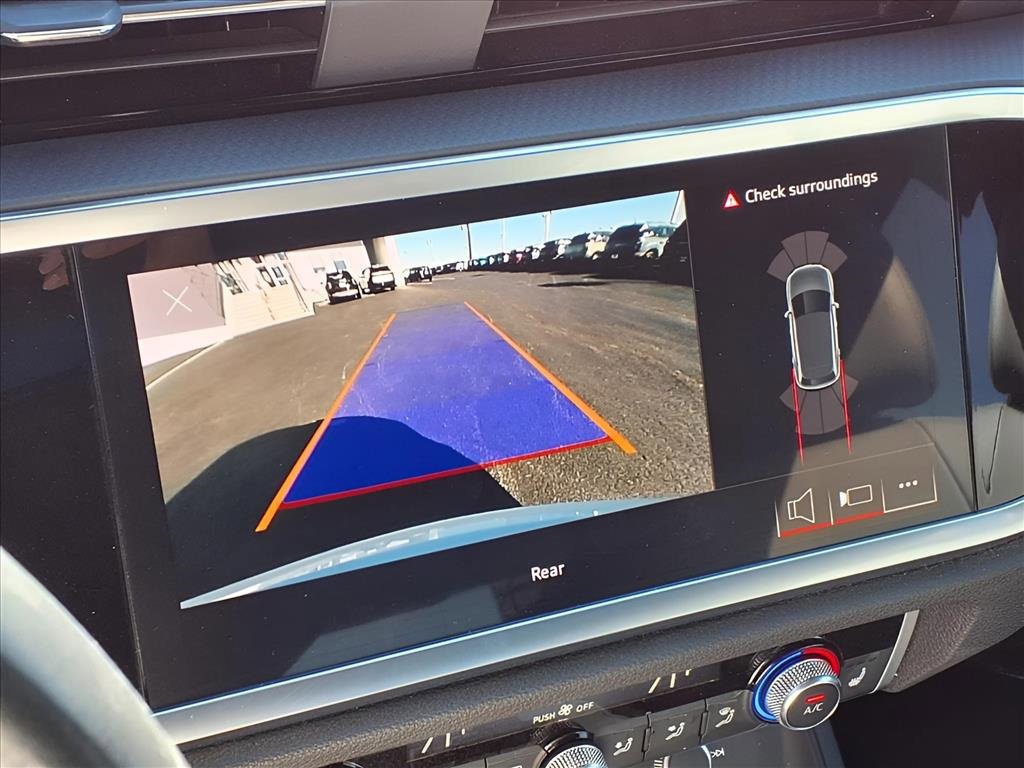 Used 2024 Audi Q3 2.0T Premium image 9