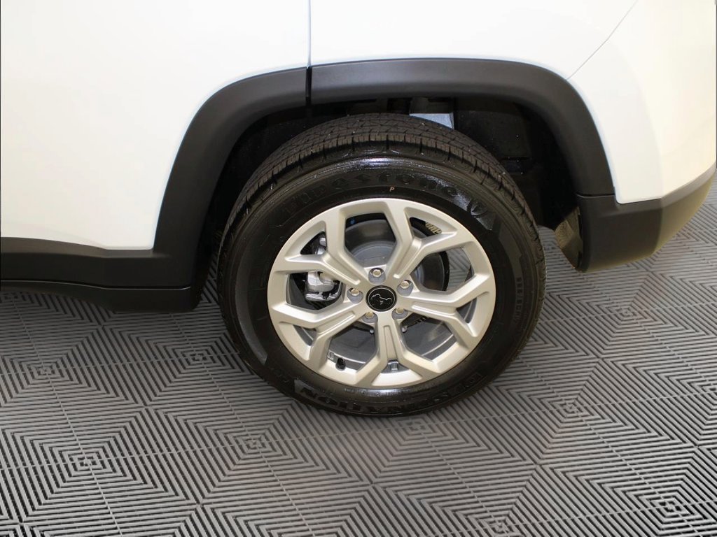 New 2025 Jeep Compass Latitude AWD/4WD image 45