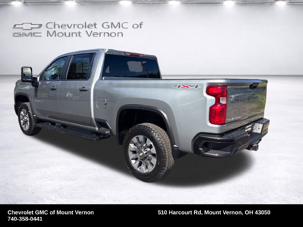 Used 2024 Chevrolet Silverado 2500 Custom AWD/4WD image 3