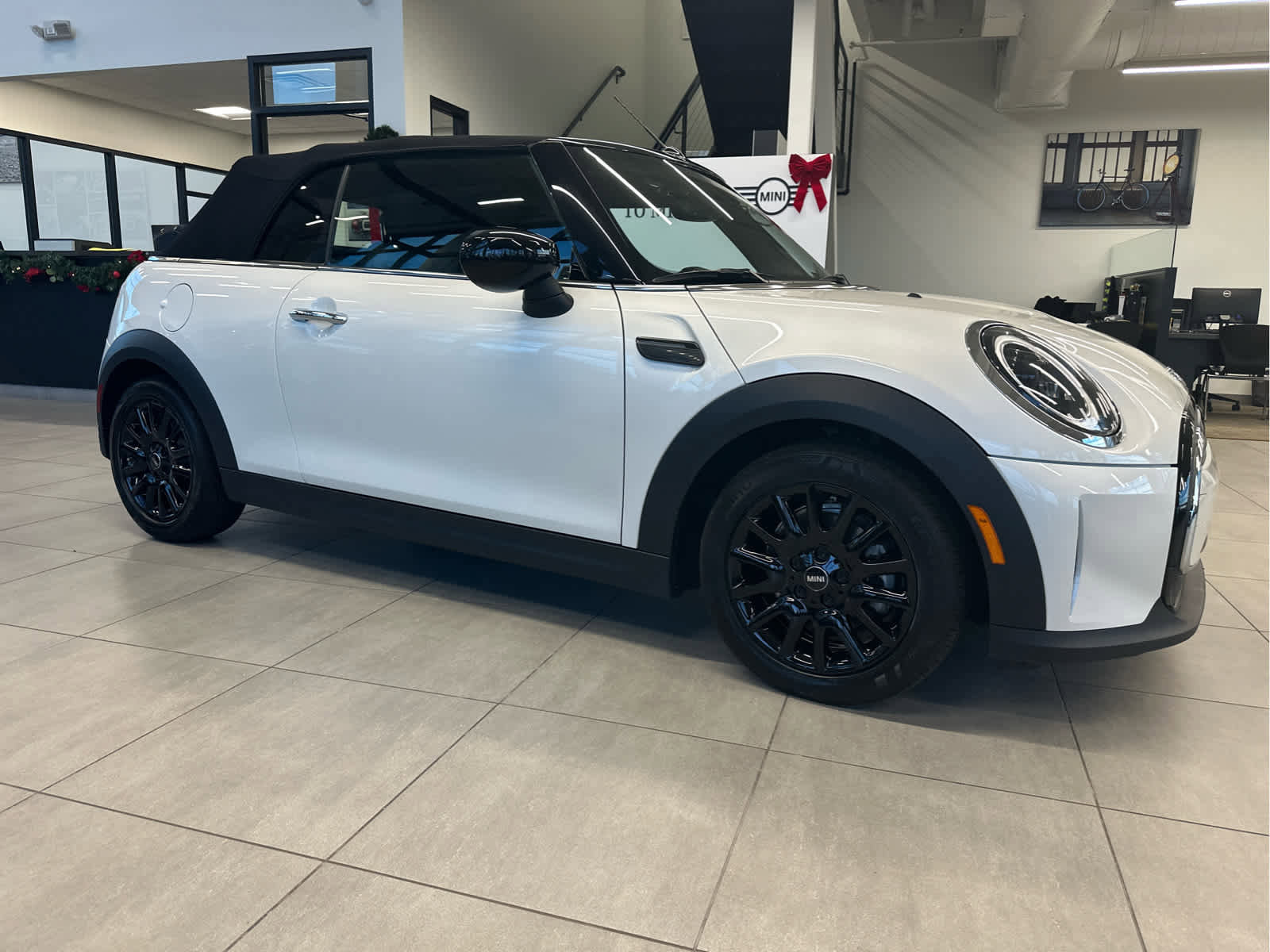 Used 2024 MINI Cooper Convertible image 3