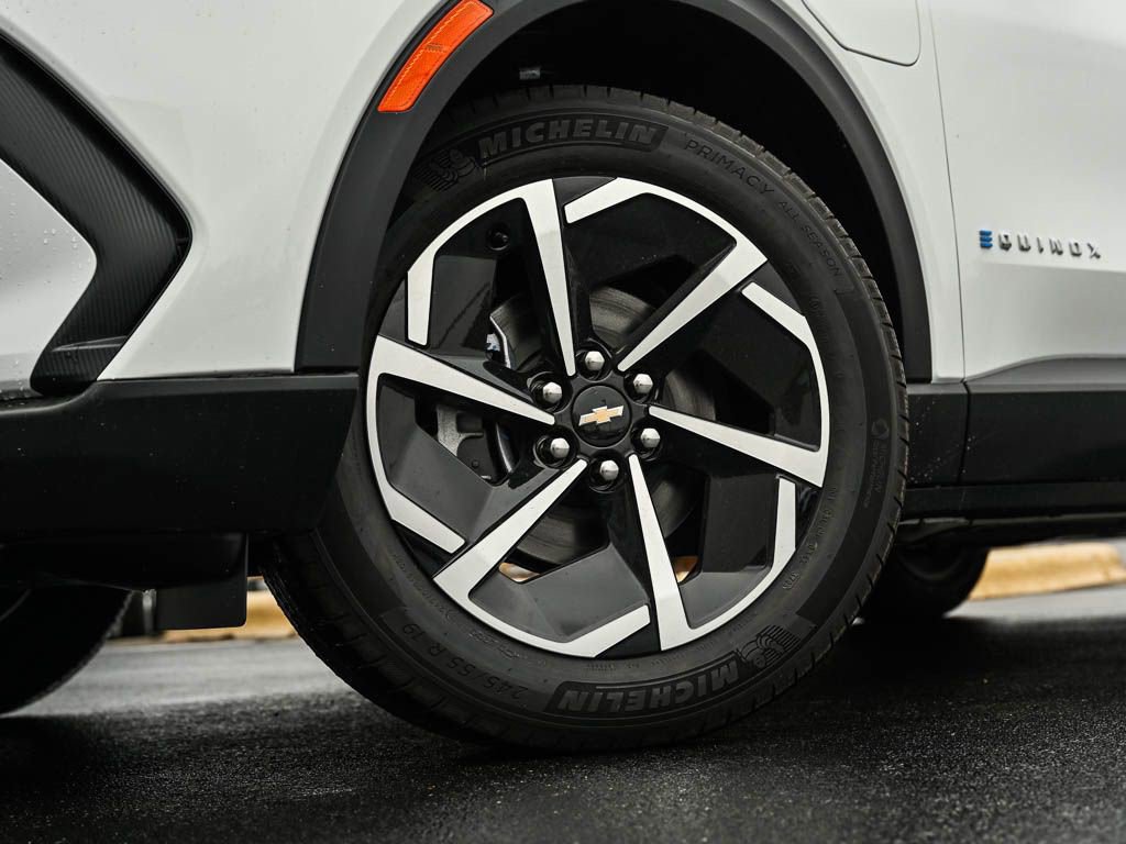 New 2026 Chevrolet Equinox EV LT image 6