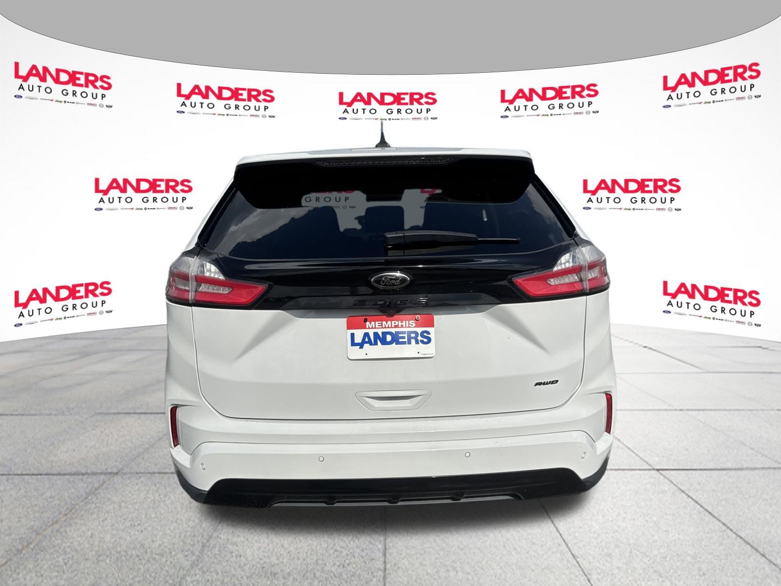 Used 2023 Ford Edge SE w/ Black Appearance Package AWD/4WD image 4