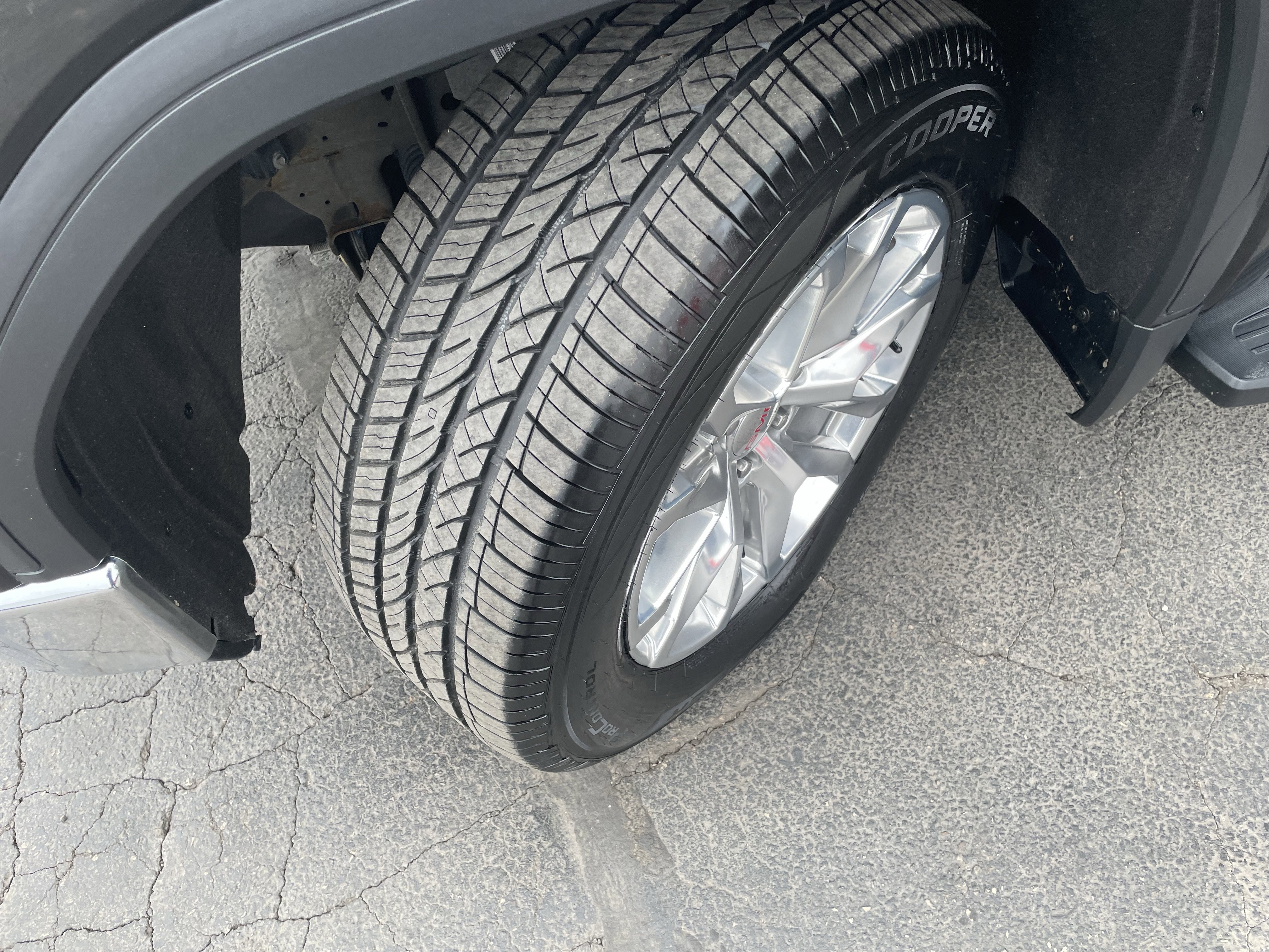 Used 2019 GMC Sierra 1500 SLT w/ SLT Premium Plus Package AWD/4WD image 11