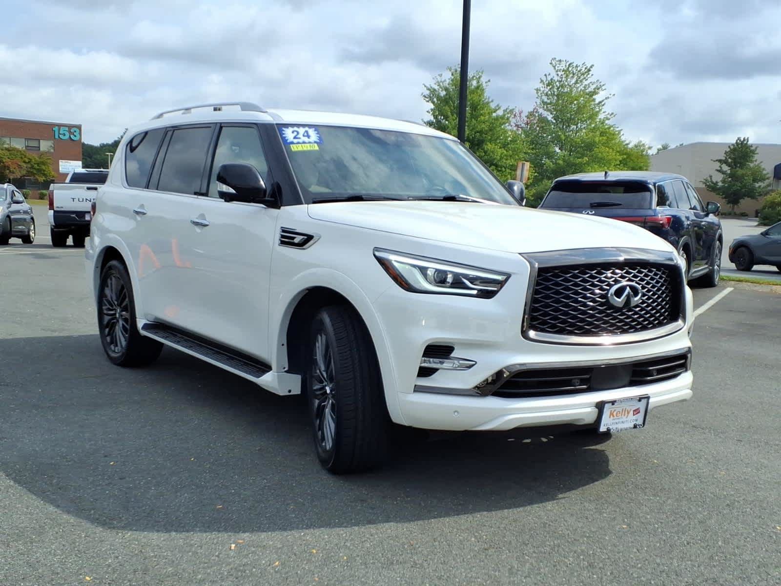 Certified 2024 INFINITI QX80 Sensory AWD/4WD image 3
