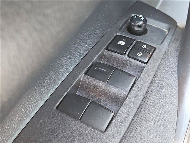 Used 2025 Toyota Corolla LE FWD image 11
