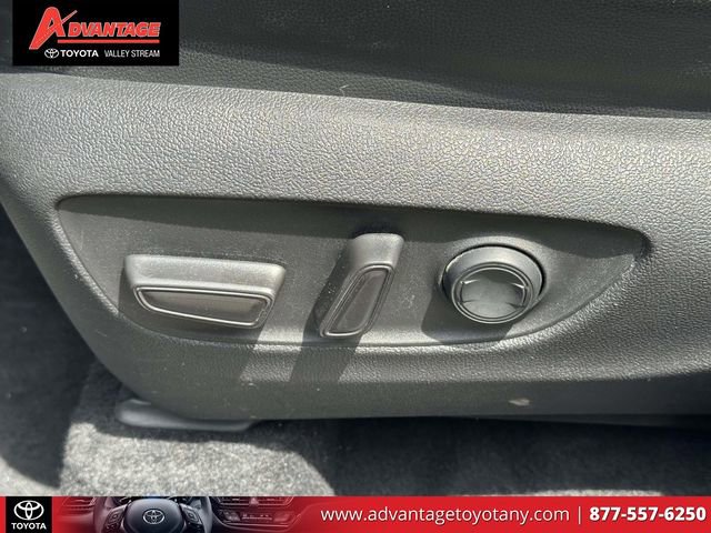 Used 2023 Toyota Highlander XLE AWD/4WD image 24