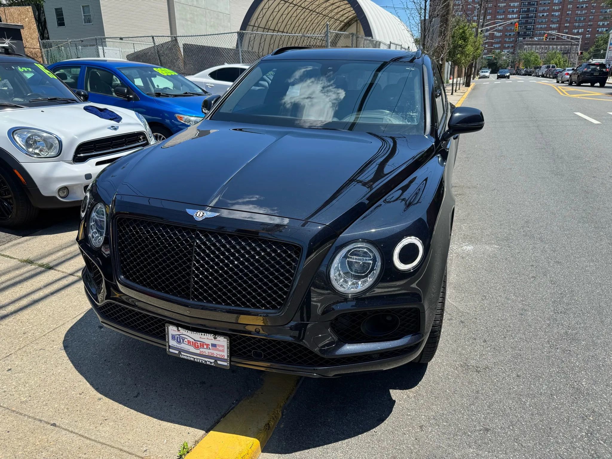 Used 2020 Bentley Bentayga Design Series image 3