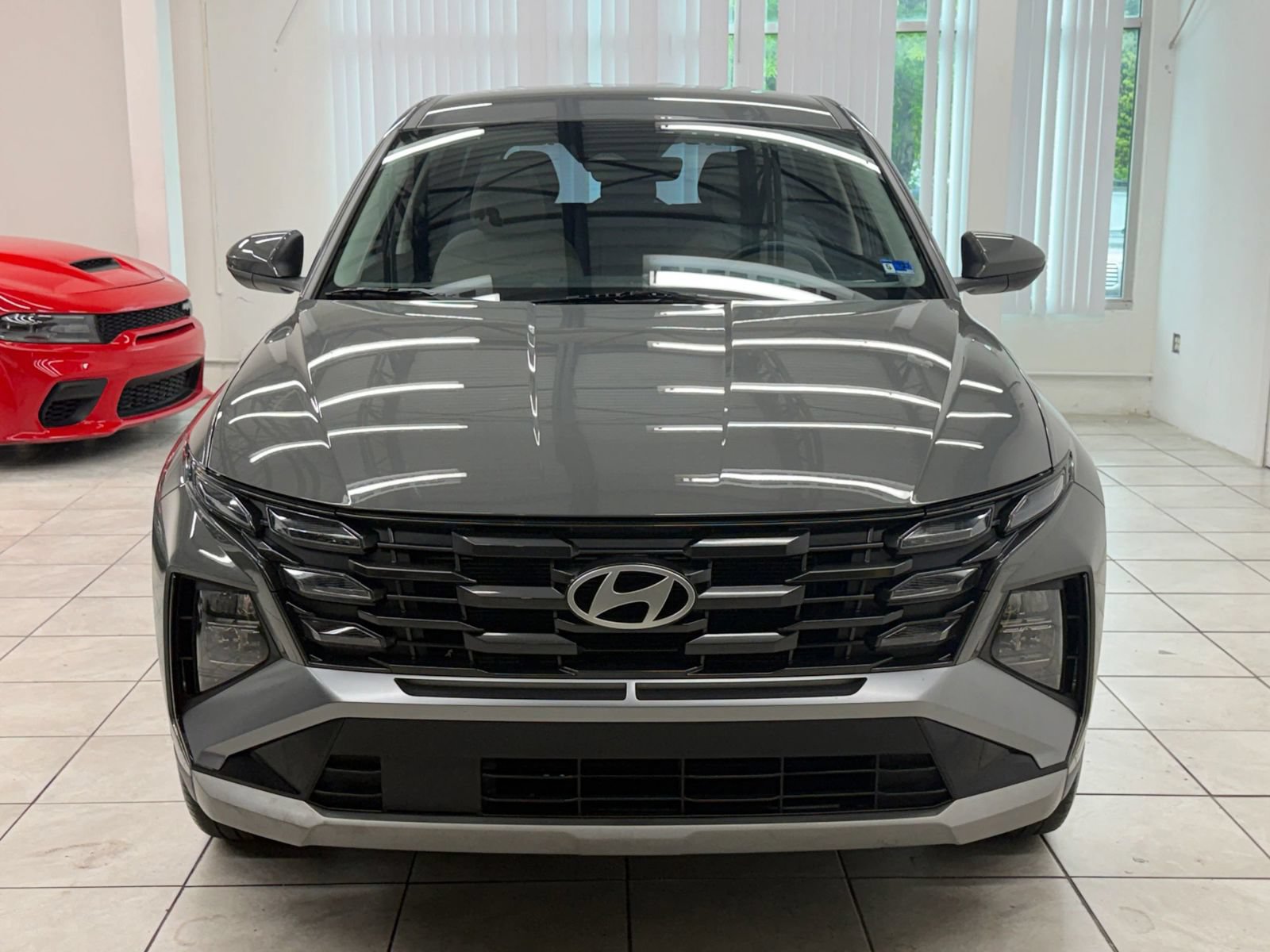 Used 2025 Hyundai Tucson SE AWD/4WD image 2