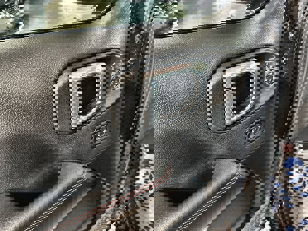 Used 2022 Jeep Gladiator Rubicon w/ Cold Weather Group image 14