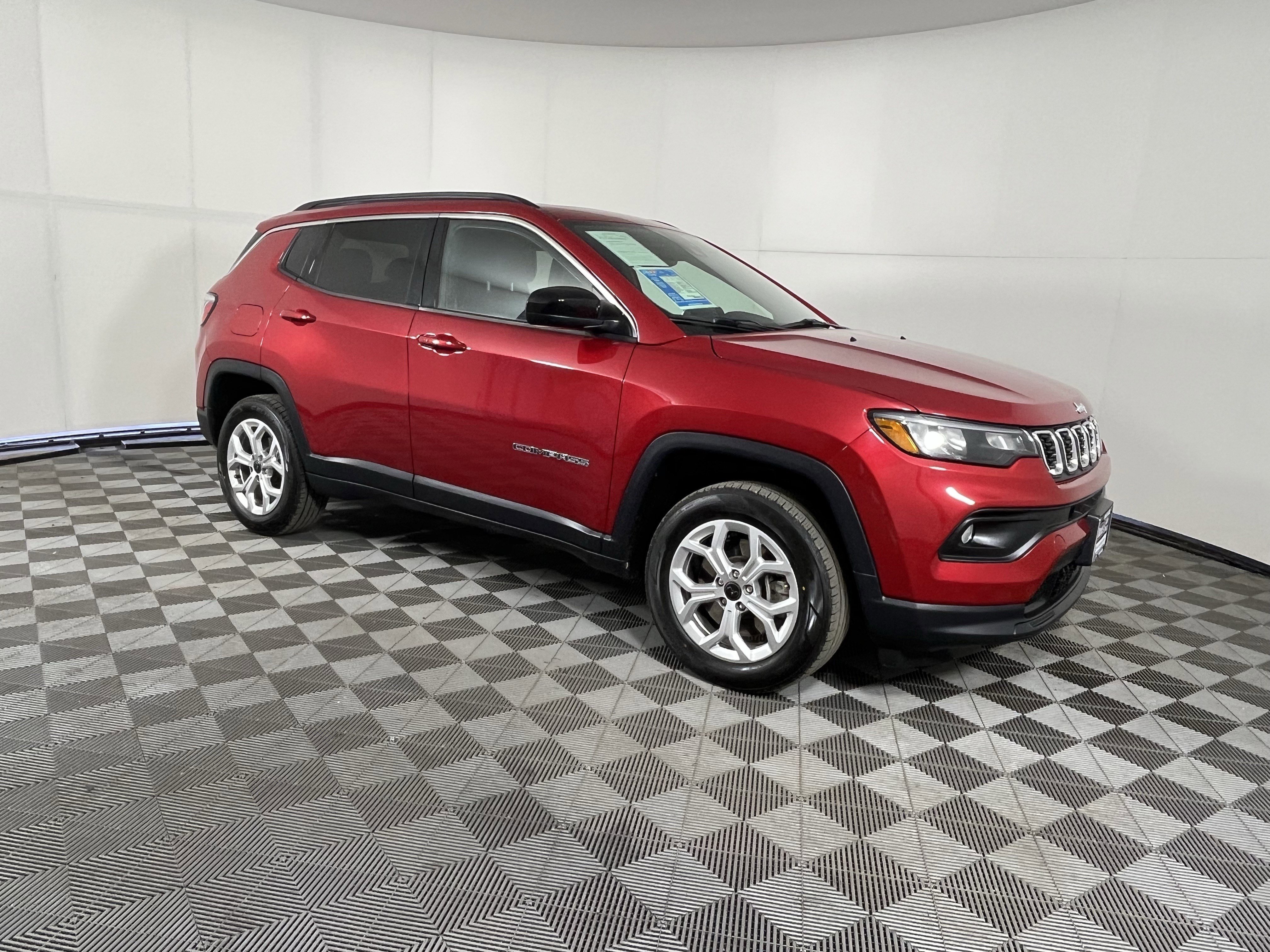 Used 2025 Jeep Compass Latitude w/ Sun & Sound Group image 6