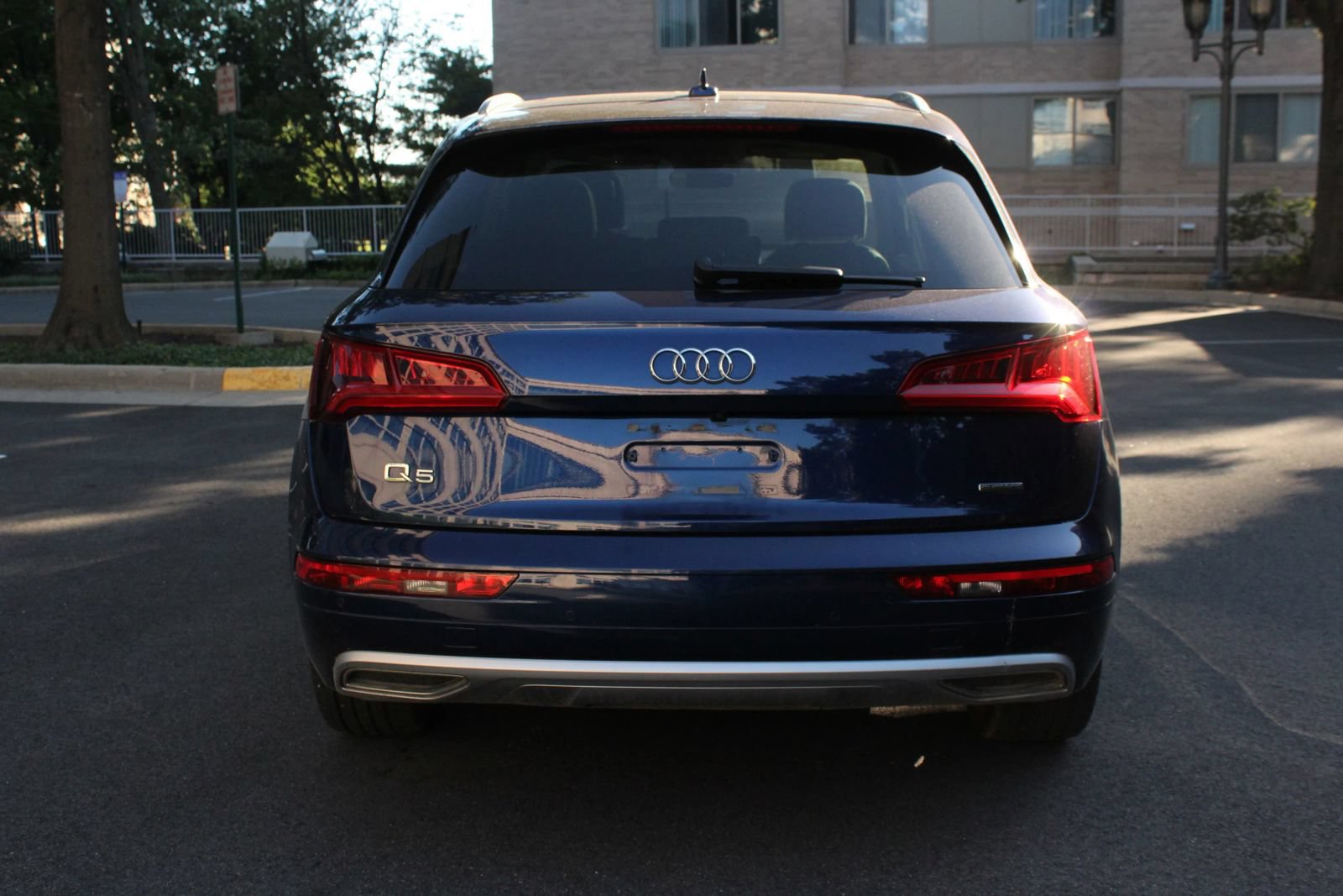 Used 2019 Audi Q5 2.0T Premium Plus w/ Premium Plus Package AWD/4WD image 8