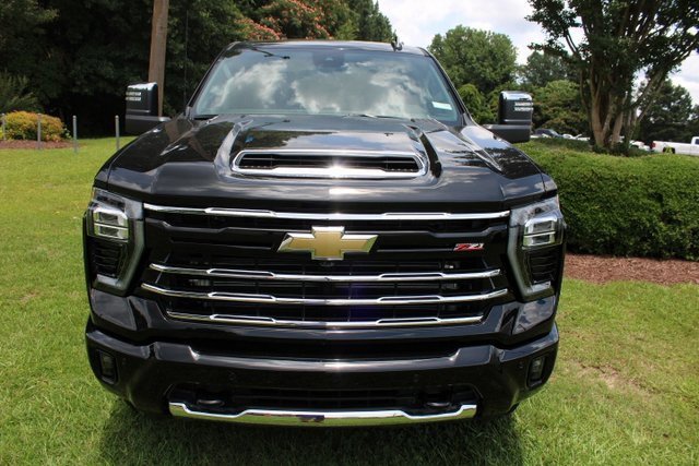 New 2025 Chevrolet Silverado 2500 LT w/ Z71 Chrome Sport Edition image 2