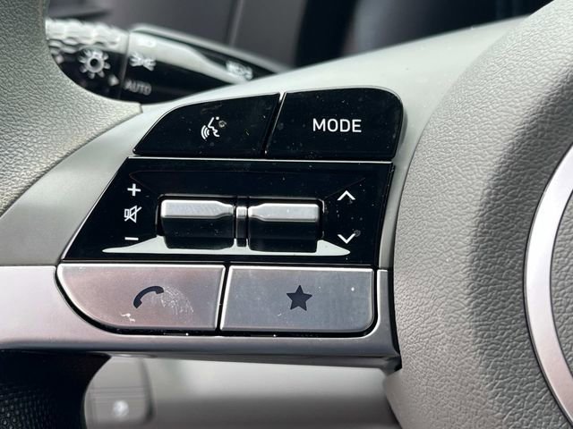 Used 2024 Hyundai Elantra SE image 26