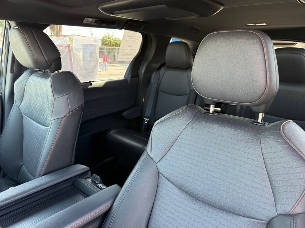 Certified 2021 Toyota Sienna XSE w/ XSE Plus Package FWD image 22