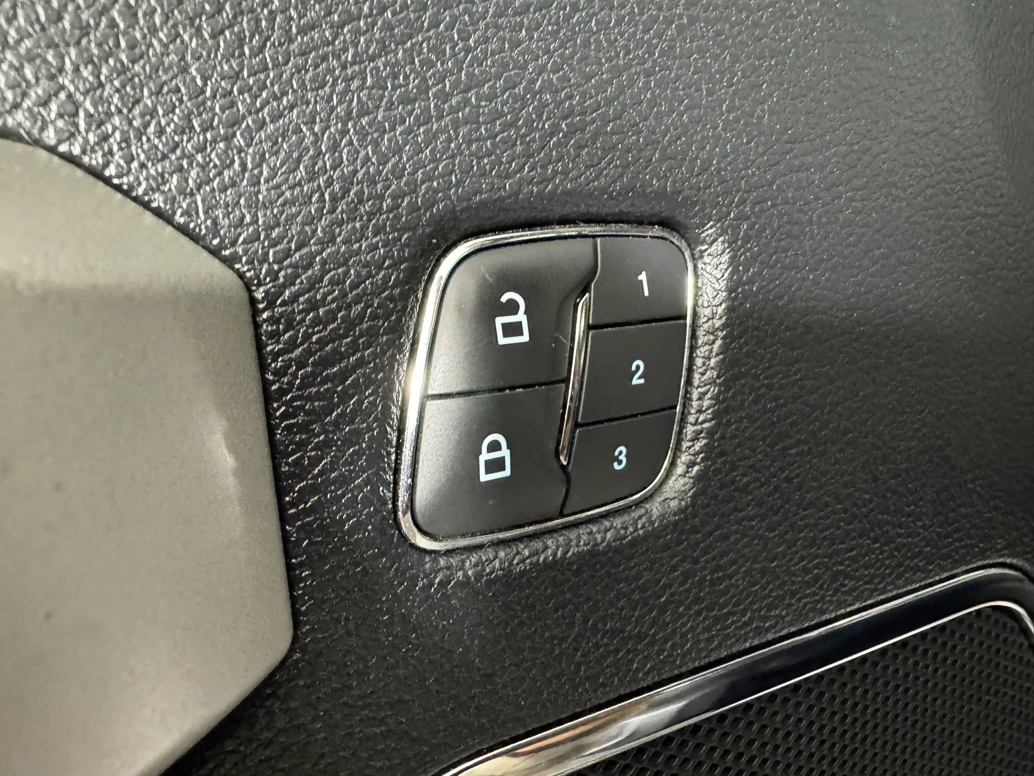 Used 2019 Ford F350 Lariat w/ Chrome Package AWD/4WD image 38