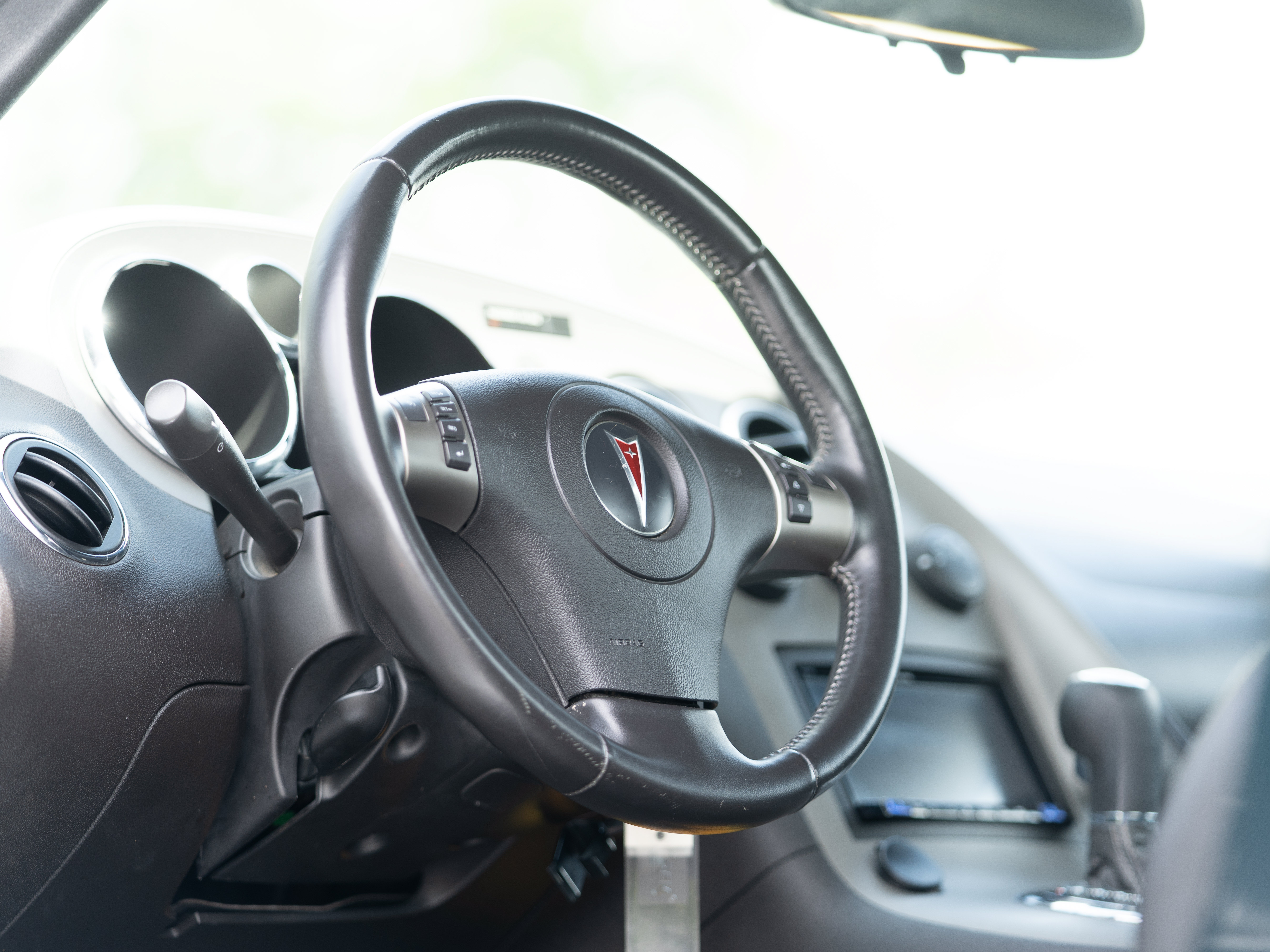 Used 2007 Pontiac Solstice GXP w/ Premium Package RWD image 14