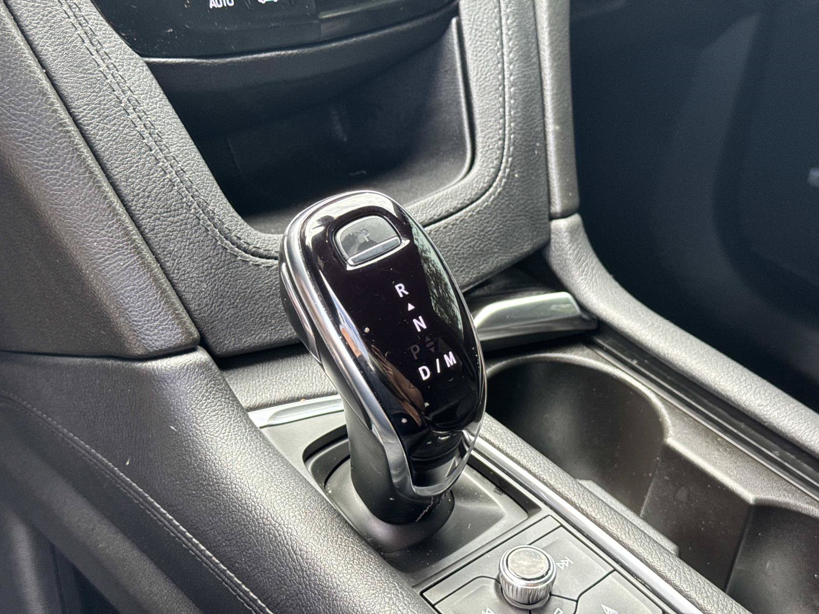Used 2025 Cadillac XT6 Premium Luxury FWD image 23