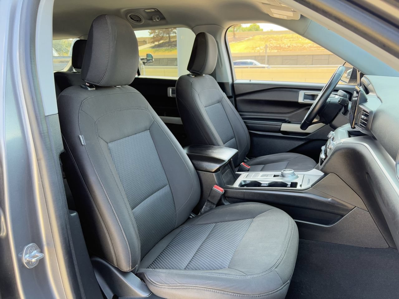 Used 2022 Ford Explorer XLT RWD image 31