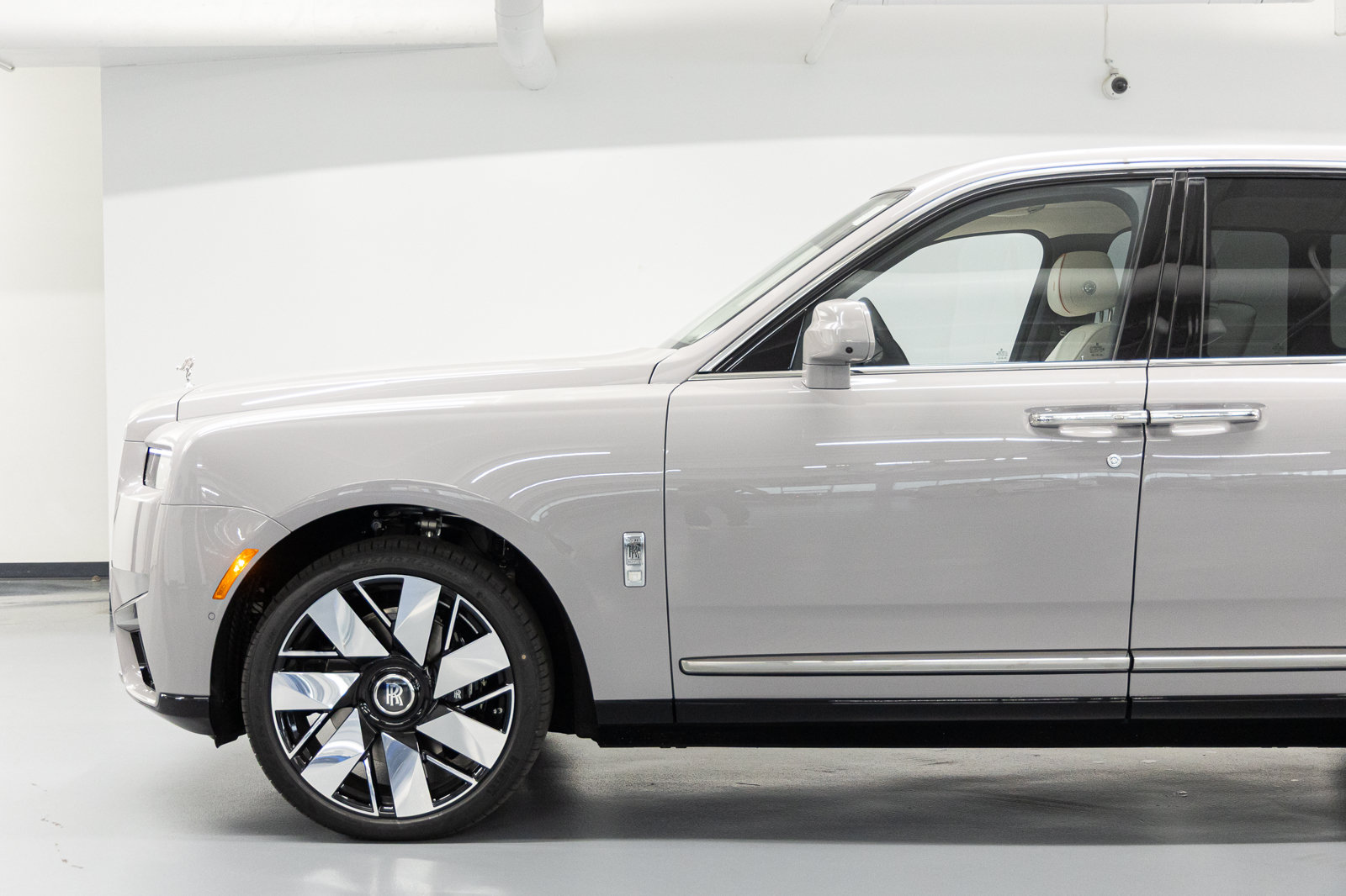 New 2027 Rolls-Royce Cullinan AWD/4WD image 13