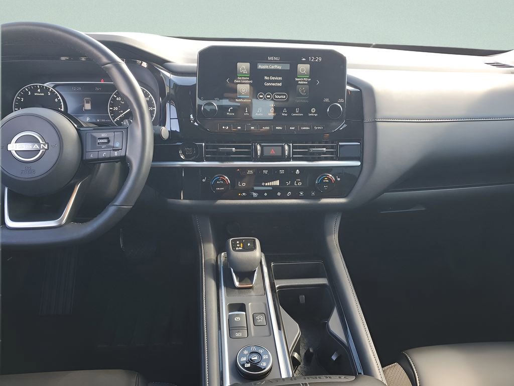 Used 2025 Nissan Pathfinder SL image 10