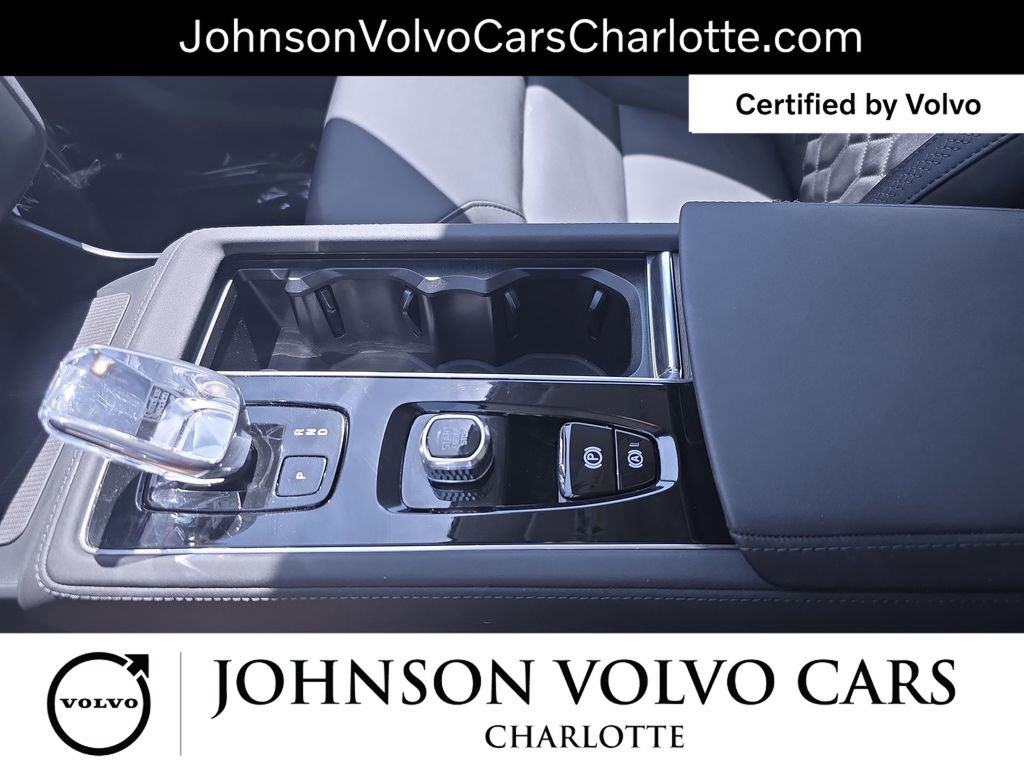 Used 2025 Volvo XC90 B5 Plus AWD/4WD image 28