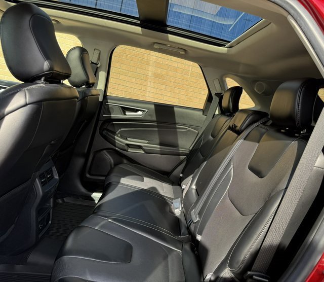 Used 2021 Ford Edge Titanium w/ Equipment Group 301A image 17