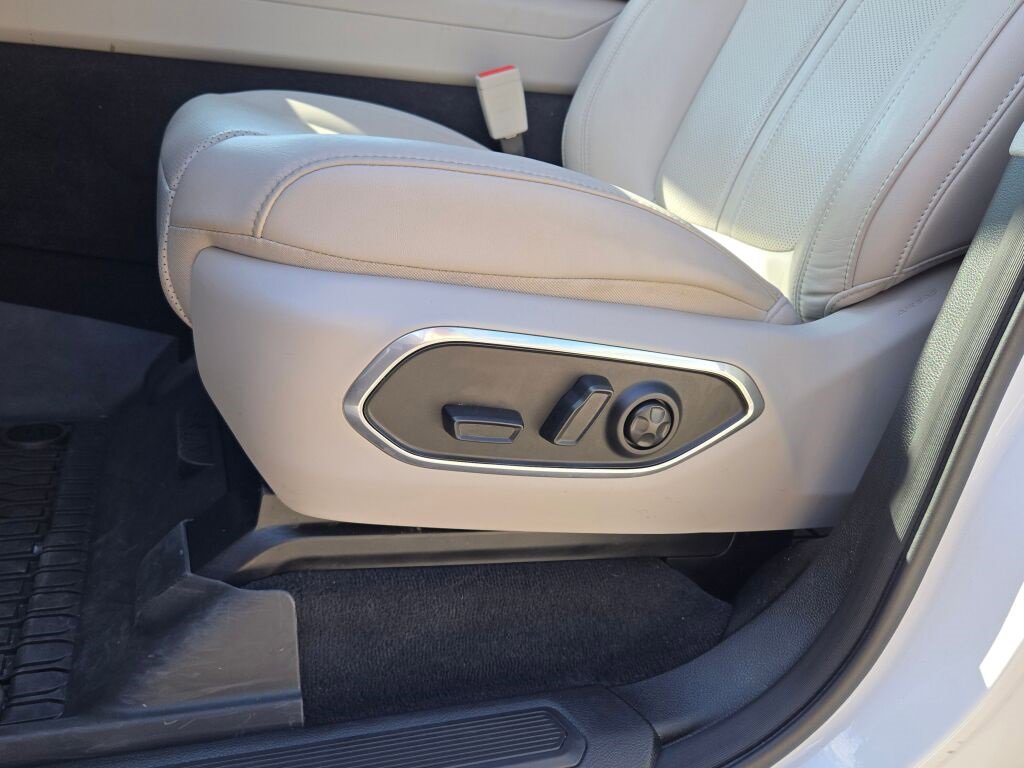 Used 2024 Jeep Wagoneer Series III w/ Premium Group I image 27