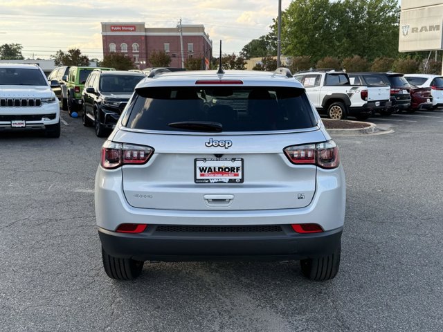 New 2026 Jeep Compass Latitude AWD/4WD image 3