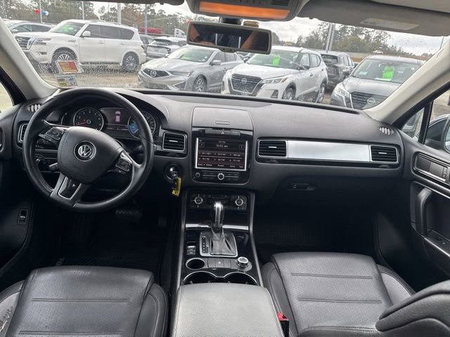 Used 2011 Volkswagen Touareg VR6 image 17