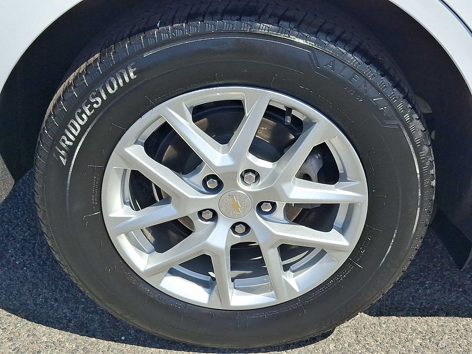 Used 2023 Chevrolet Equinox LS AWD/4WD image 9