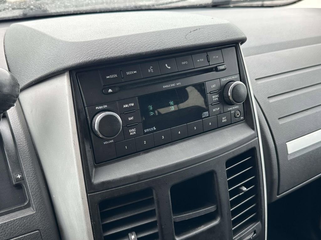 Used 2010 Dodge Grand Caravan Hero image 26
