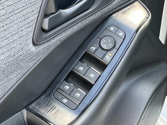 Used 2023 Nissan Rogue S AWD/4WD image 26
