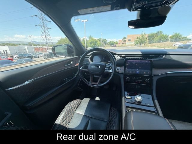 Used 2021 Jeep Grand Cherokee L Summit w/ Luxury Tech Group V AWD/4WD image 17