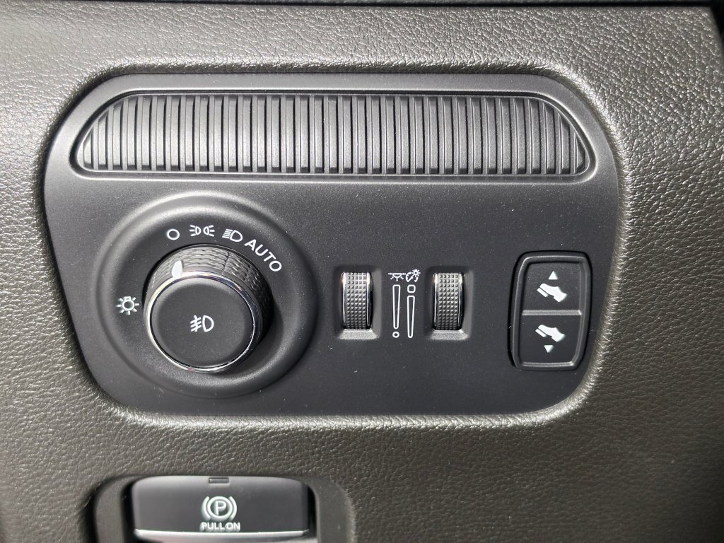 Used 2023 Jeep Wagoneer Series II AWD/4WD image 27