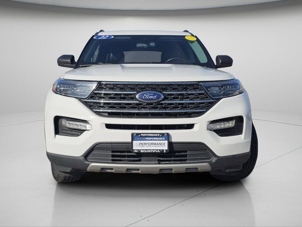 Used 2022 Ford Explorer XLT w/ Equipment Group 202A image 3