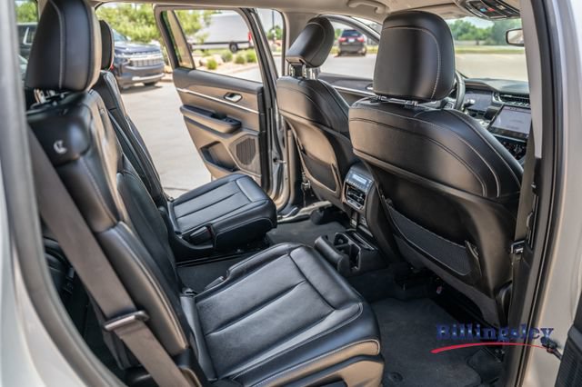 Used 2023 Jeep Grand Cherokee L Limited AWD/4WD image 14