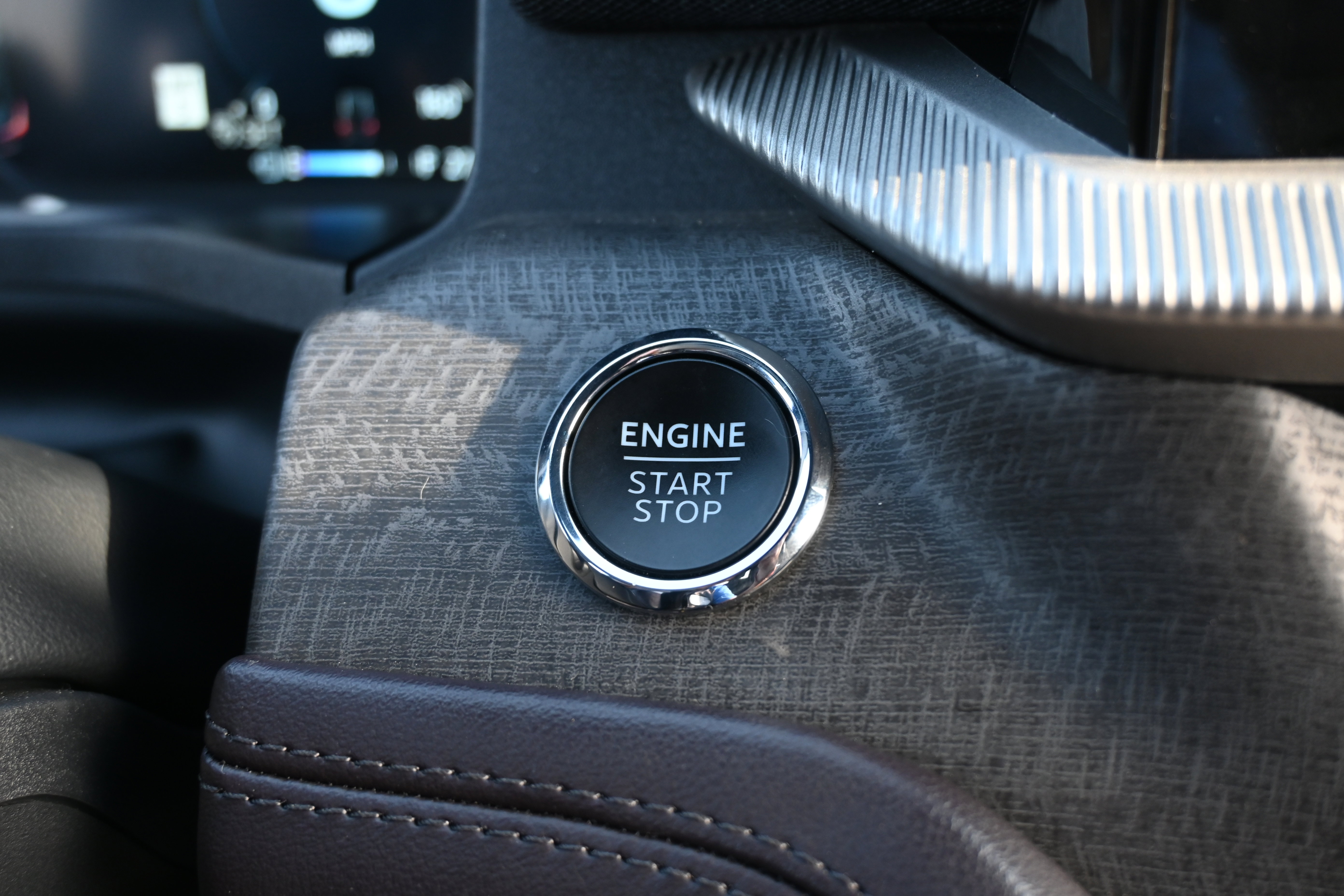 Used 2025 Ford Explorer Platinum w/ LUX Leather Package image 23