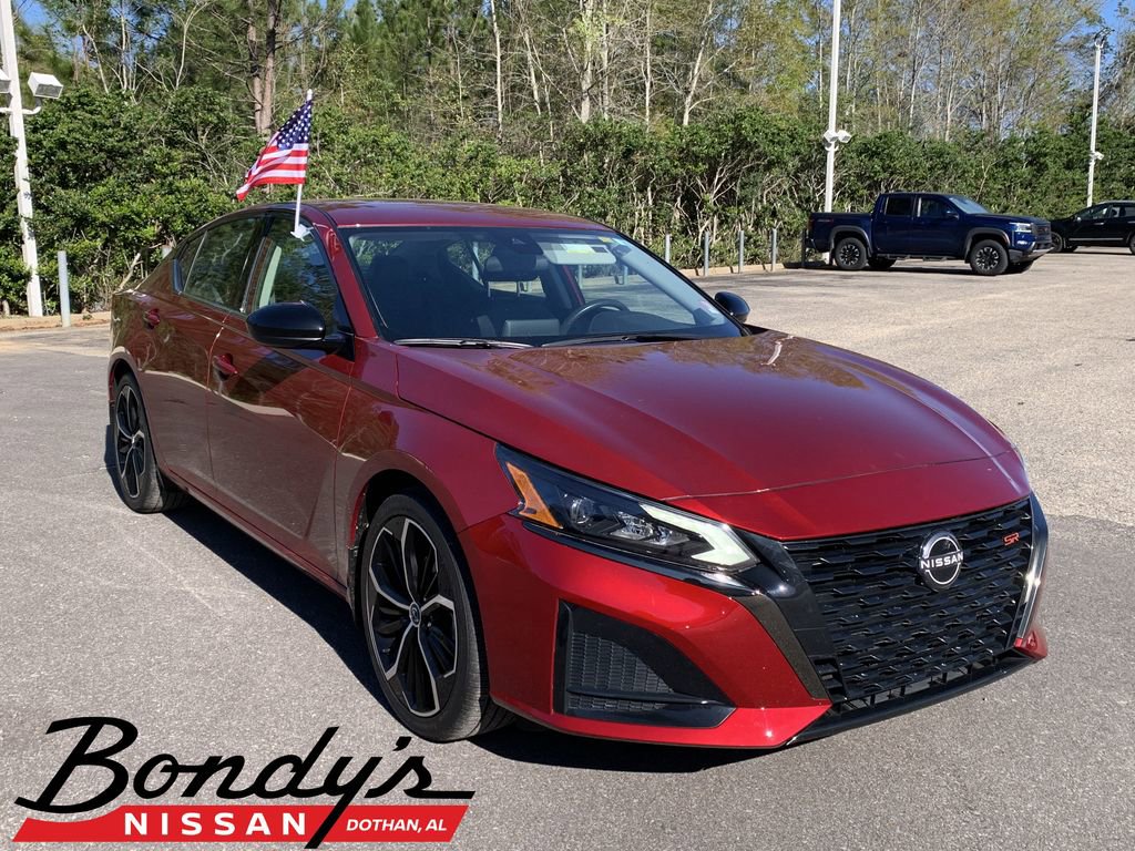 Used 2023 Nissan Altima 2.5 SR image 1