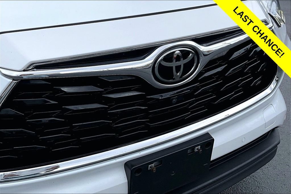 Used 2022 Toyota Highlander Limited AWD/4WD image 29
