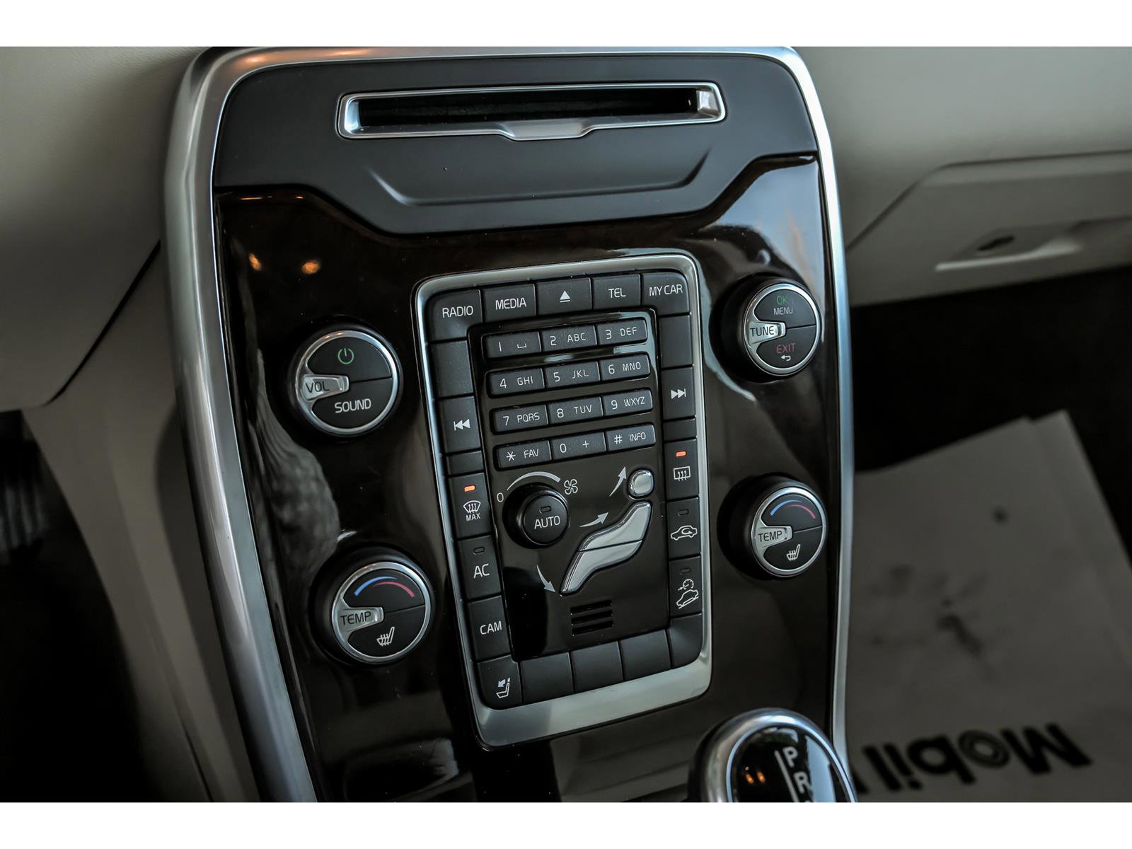 Used 2015 Volvo XC70 T6 Premier Plus image 20