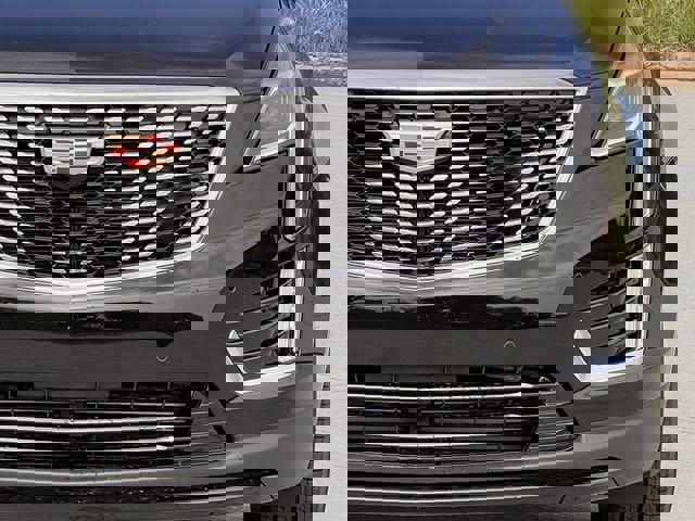 New 2026 Cadillac XT5 Luxury image 8